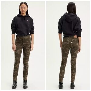 Levi’s 711 Skinny Camo low Rise Pant